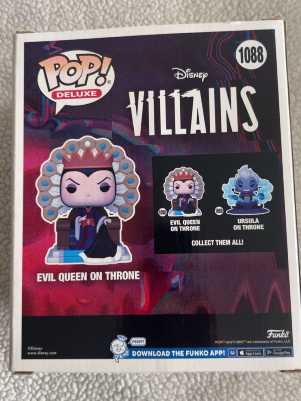Funko Pop! Deluxe Evil Queen on Throne - Picture 5 of 8